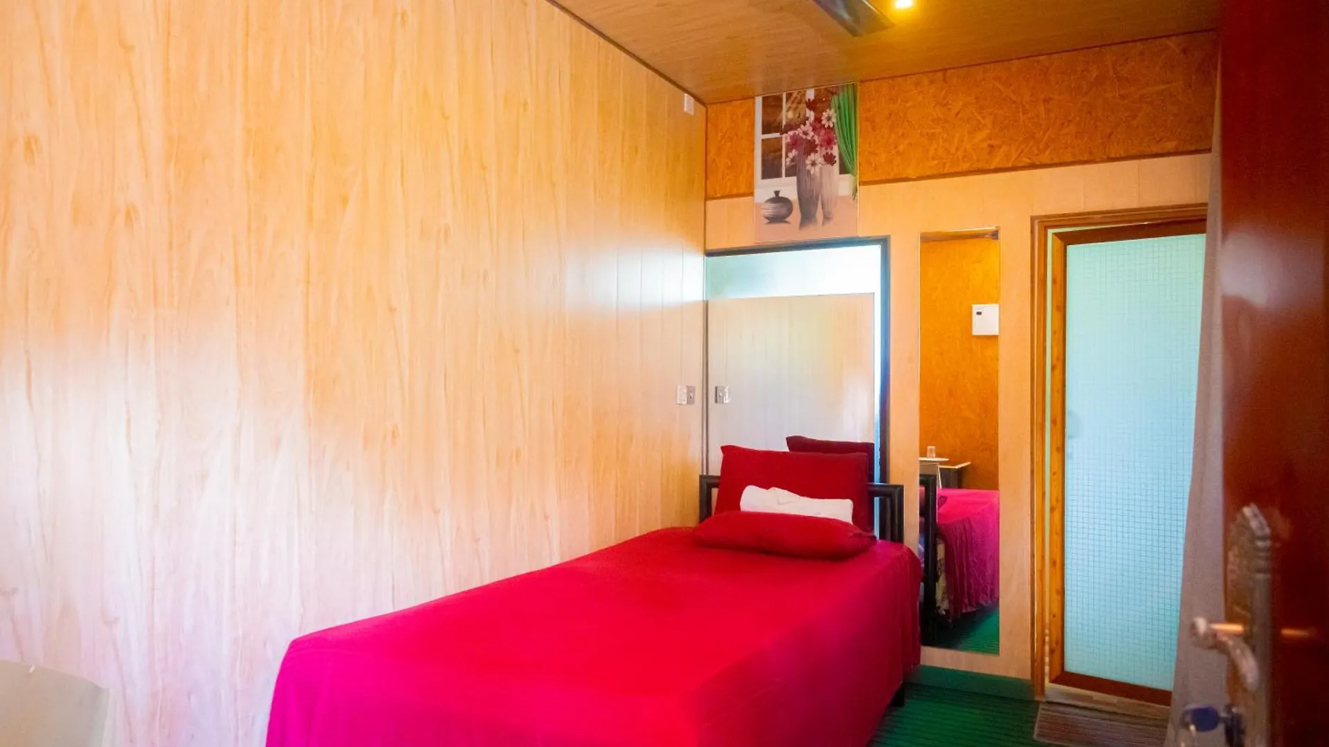 Mon Ami City Hotel Негомбо 4*,