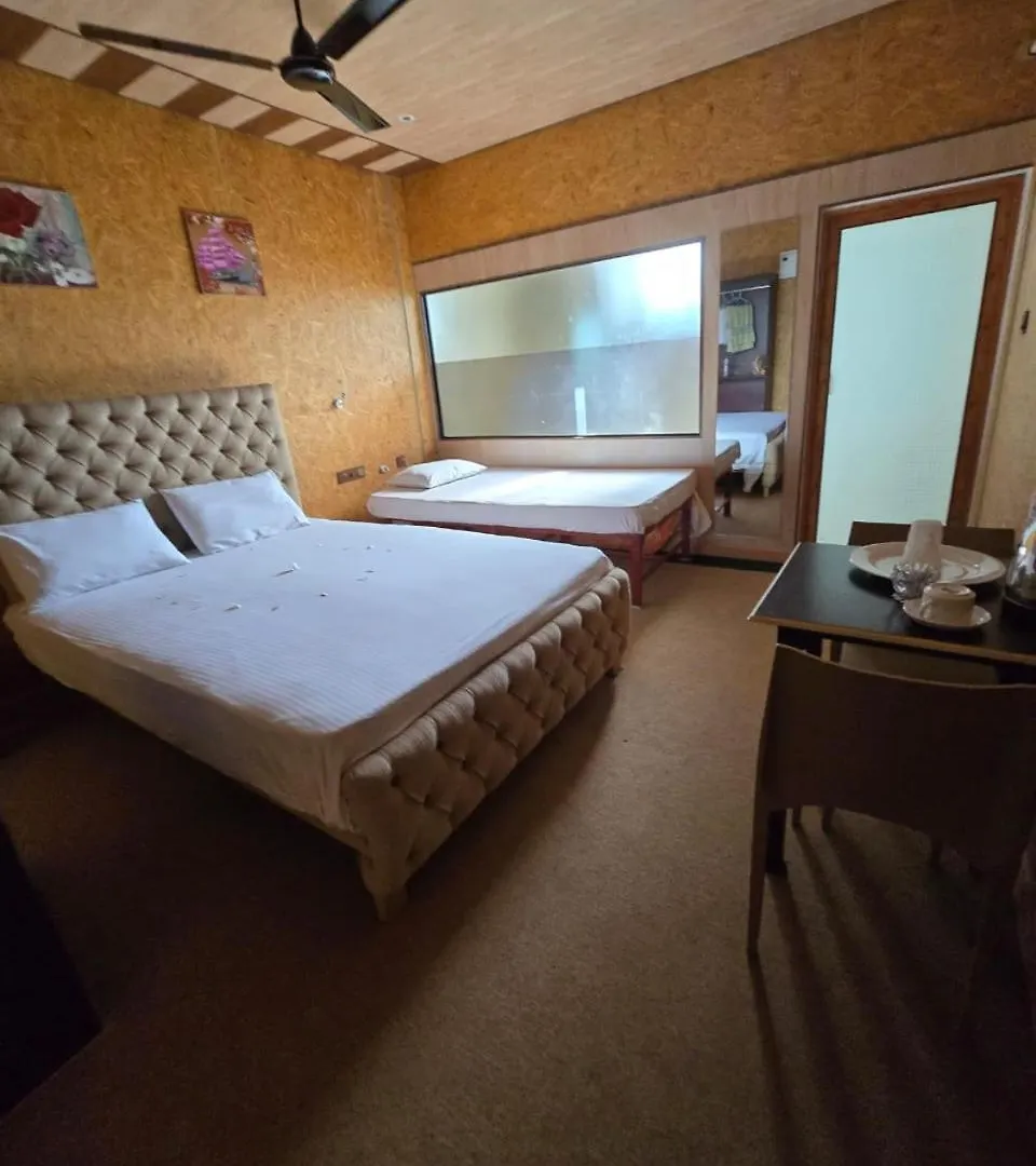 Mon Ami City Hotel Negombo