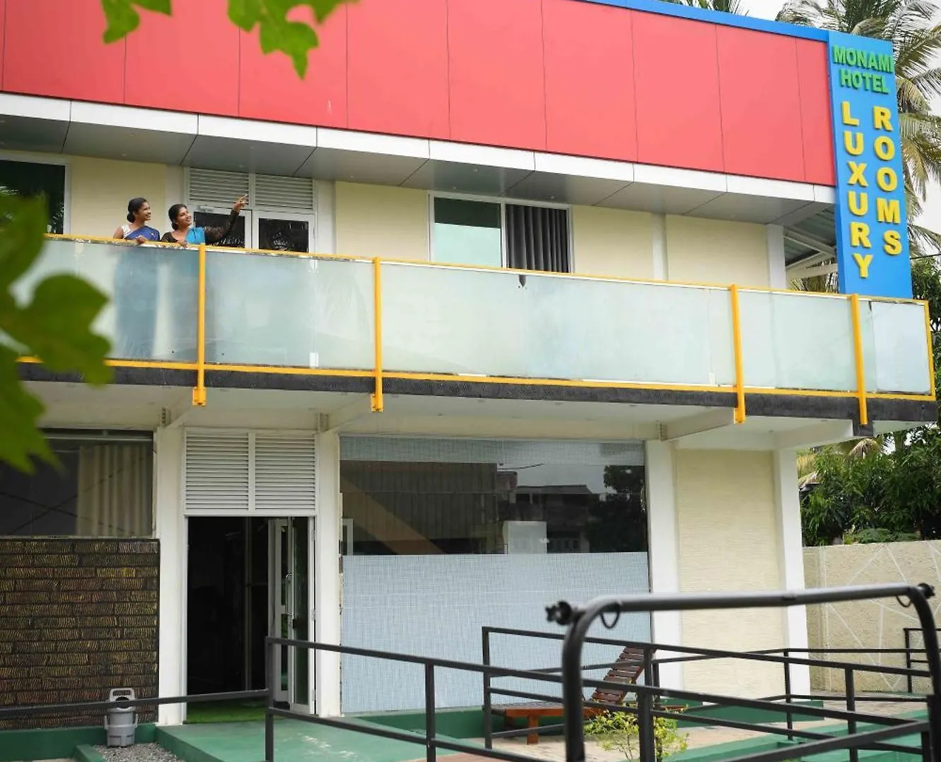 Mon Ami City Hotel Negombo