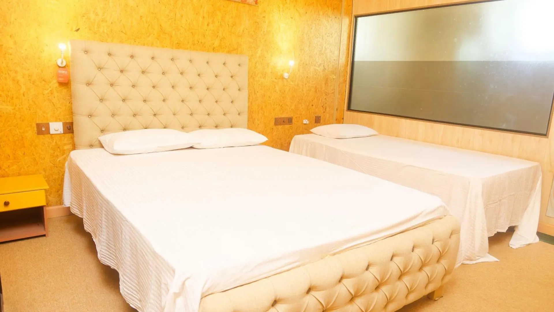 ****  Mon Ami City Hotel Negombo Sri Lanka